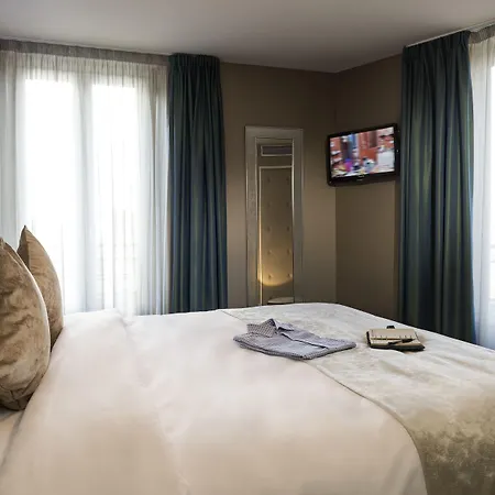 Mercure Place D'italie Hotel
